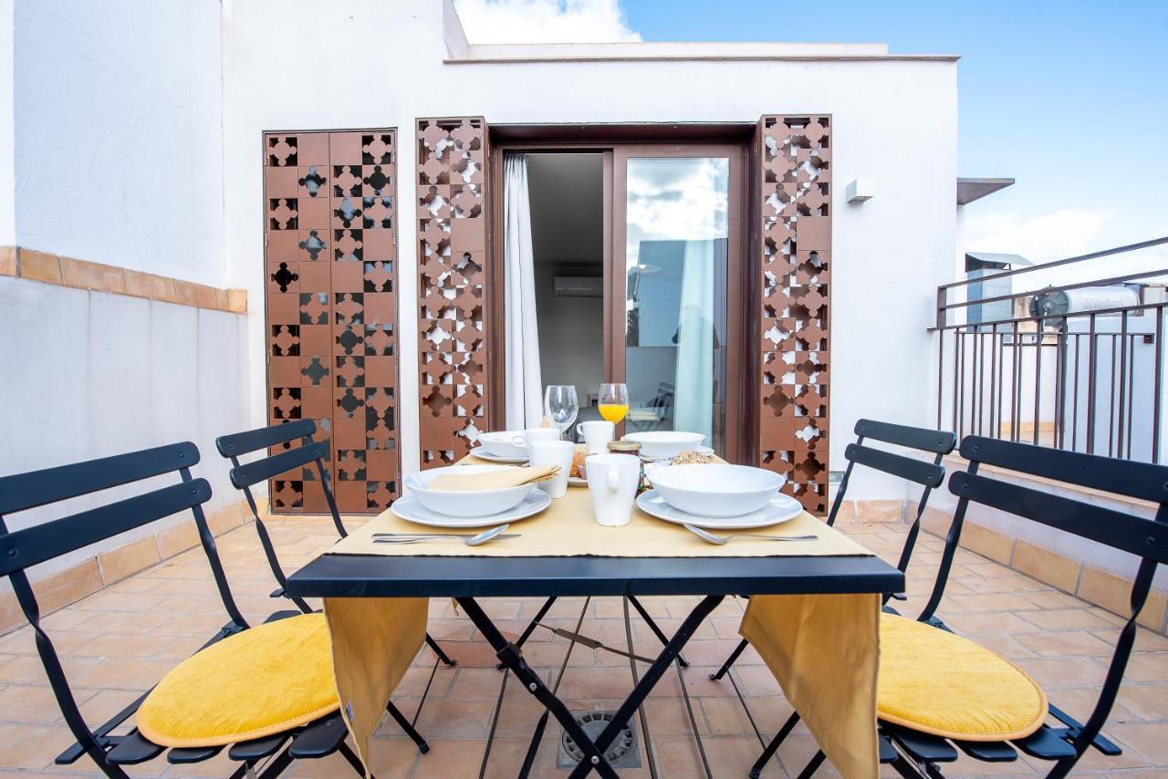 Apartamento Con Terraza En San Luis Apartment Sevilla Bagian luar foto