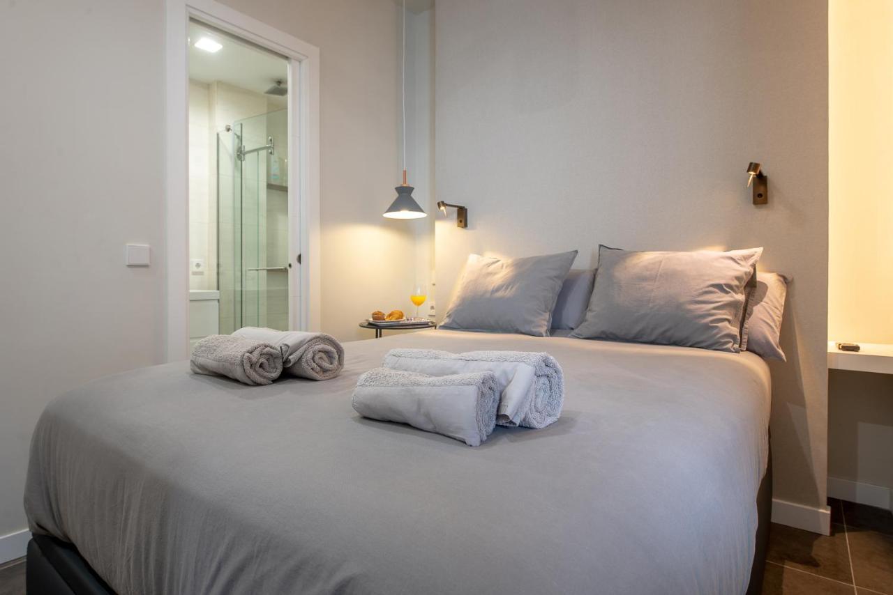 Apartamento Con Terraza En San Luis Apartment Sevilla Bagian luar foto
